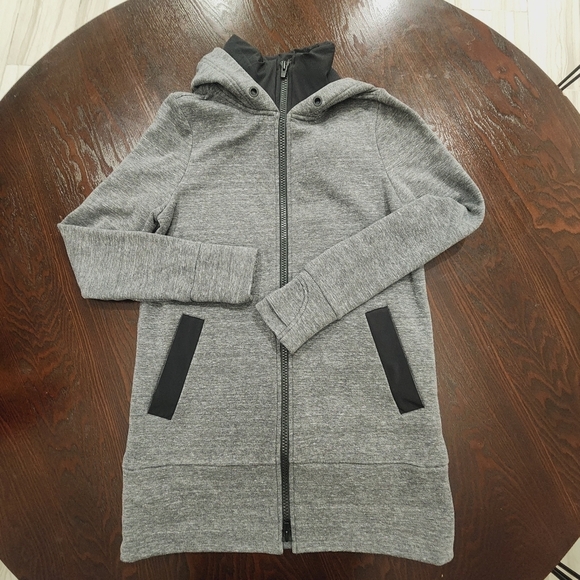 ATHLETA Victory Long Primaloft Hooded Jacket Coat Women’s XS Gray Full Zip - Picture 3 of 12